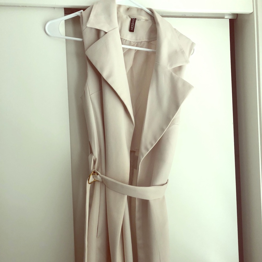H&M sleeveless trench vest/blazer with belt